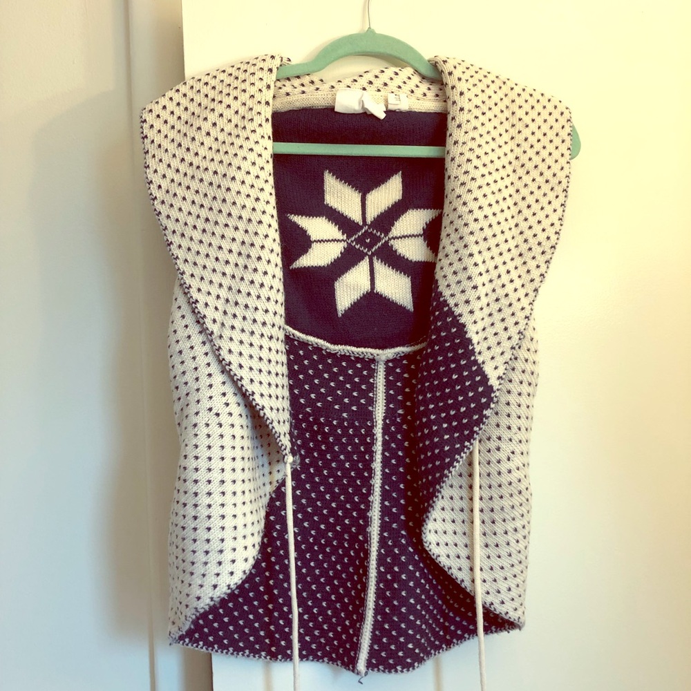 SOLD❗️H&M winter/Xmas vibes vest